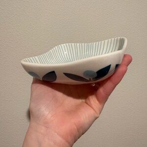 Lotta Jansdotter for Fishs Eddy Aqua Blue Flower Accent Candy Bowl Serving Dish